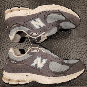 New Balance 2002r